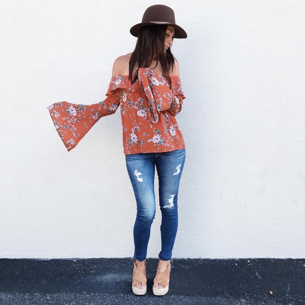 Off shoulder bell-sleeve top